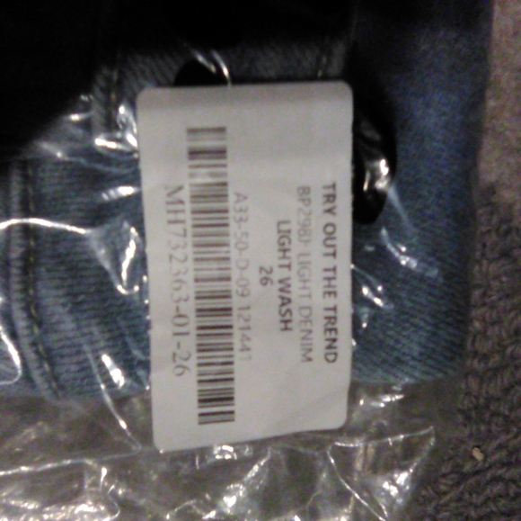 NWT Just Black Denim. Try Out The Trend Light Wash Denim High-Rise Cropped Flare - Picture 7 of 11